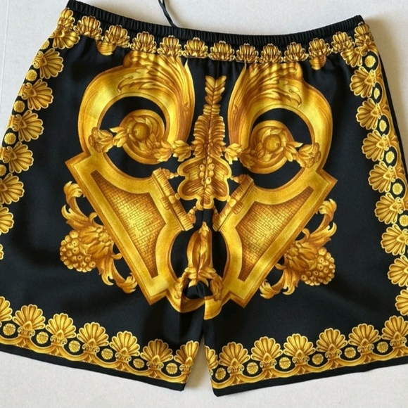 Versace Heritage Print Logo Womens Black/Gold Shorts 4 US (38) NWT With Box - Picture 4 of 16